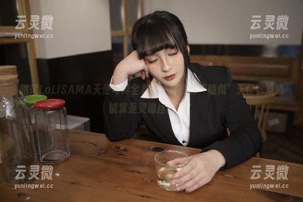 洛璃LoLiSAMA天使写真全集——可爱的“貌似”天使，难道能算是灵魂拯救吗？