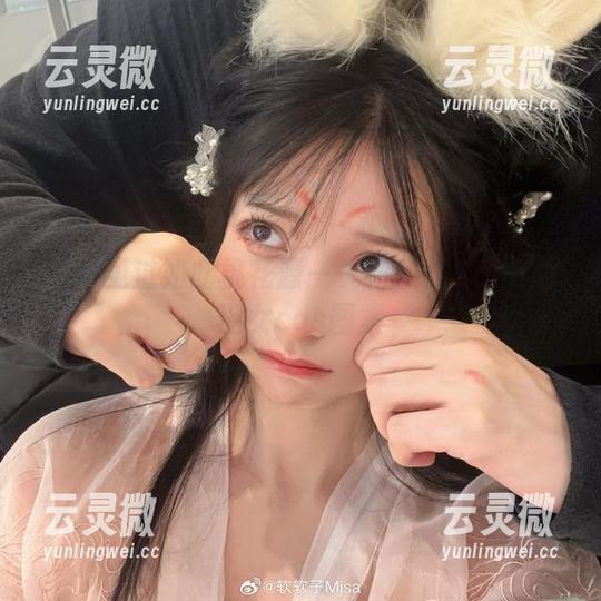 从未见过如此桃花源——特软儿Sona的巫女cos图集