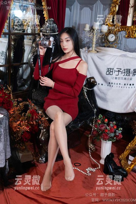 甜予摄影-小野 甜予摄影 - 小野,这组油亮灰丝图包,难道要我眼珠子睁大到掉地上吗?