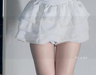微密圈 – 看白龙猫女的写真，空姐2.0，完全忘了自己在干嘛，哈哈，目光游离啊。