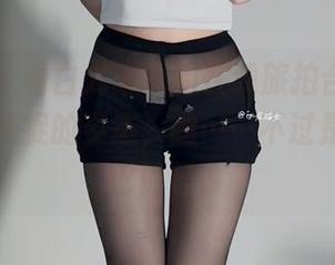 微密圈 – 看白龙猫女的在线旅拍合集，这些镜头捕捉的姿态，嗯……不过是个小尾巴而已。
