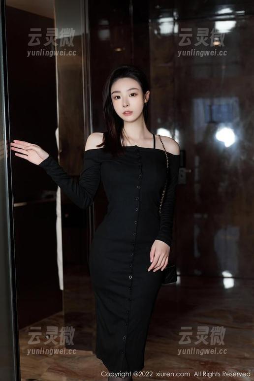 秀人网 - 哇，Cris_卓娅祺的空乘制服居然有新图包！小心美腿给你一击哦