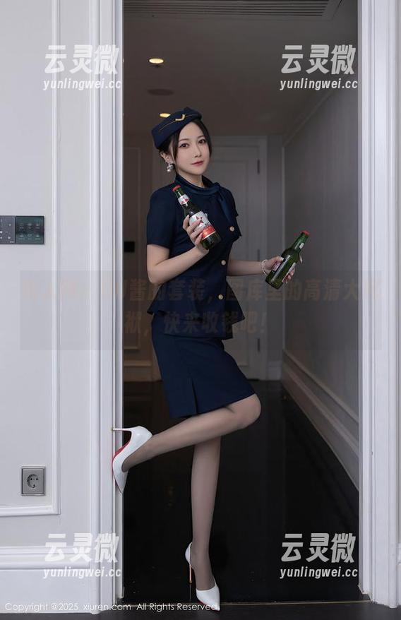 秀人网 - UU酱的套装，图库里的高清大包袱，快来收钱吧！