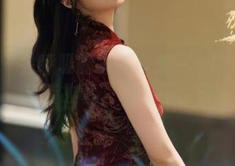 秀人网 – 会呼吸的写真合集——UU阿文的套装故事，听说还会动