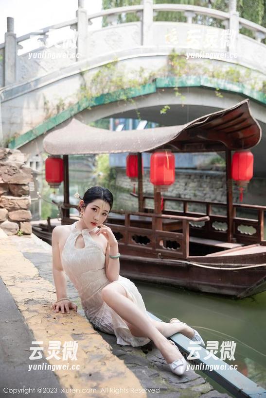 秀人网 - 南乔的新玩意儿，灰丝写真集有没有撩到你？