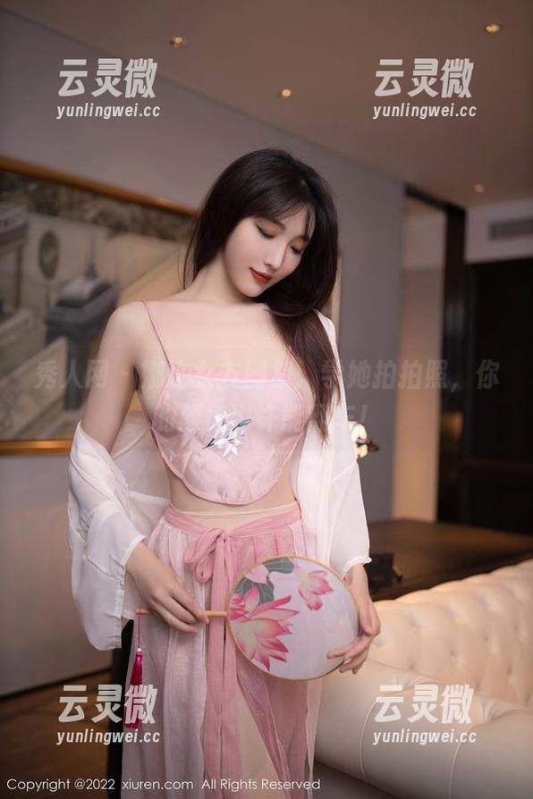 秀人网 - 娜比女友图集：学她拍拍照，你的颜值也许能翻车！
