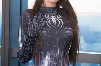 秀人网 – 这白色图册是娜露selena最新力作，随便一拍都透着简约的诱惑，真心佩服她。