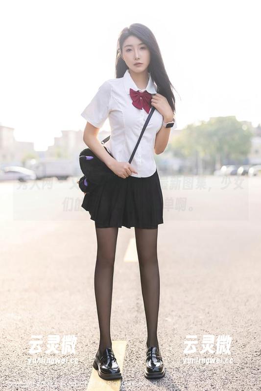 秀人网 - 又一波李丽莎的最新图集，少女们的日子真是不简单啊。
