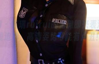 秀人网 – 瑞瑞ruirui的海滩即兴表演：在线追沙，高清姿势可能有点丑！