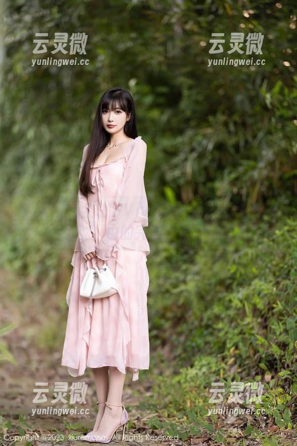 秀人网 - 金幼汐Vivian图集：长腿与自由的完美碰撞