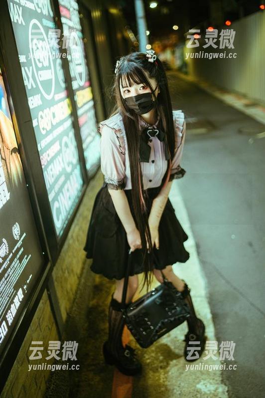 落落Raku：对城市女孩的误解都在原图和图册里，哈哈！