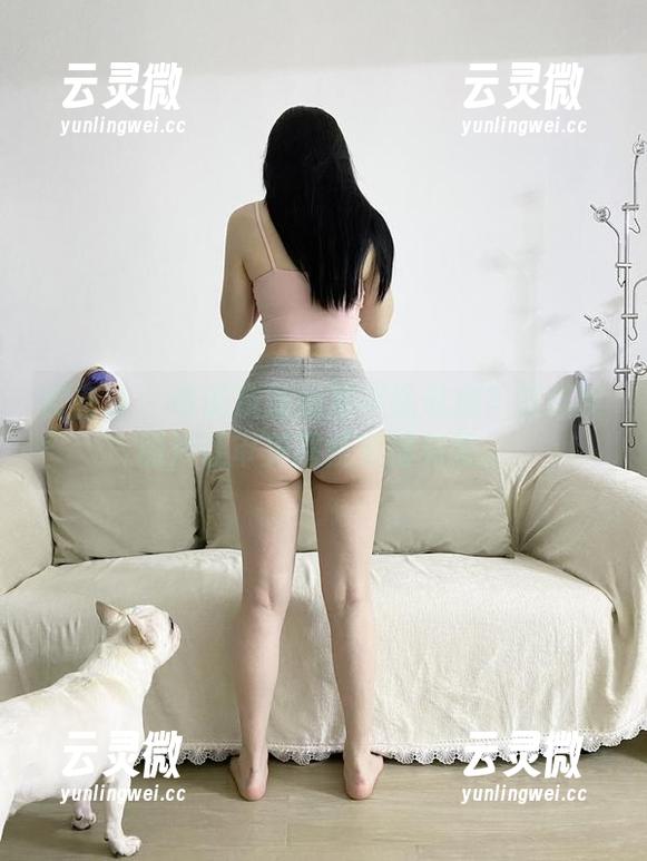 铁锤姐姐 微密圈 - 谁说铁锤姐姐不能私房?这红皮图片让审美瑕疵变得有趣。