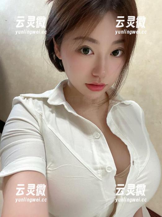 微密圈 - 雪怡妹纸带你领略“瑜伽”之美，私拍资源真不是白占的喔。