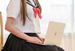 学妹们的图库集合：青水百合子jk自拍，原来大家都这样过日子！