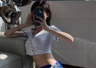 微密圈 – 黎允熙私拍泳装，水波荡漾，哇，这个角度我服了！图集请查收。