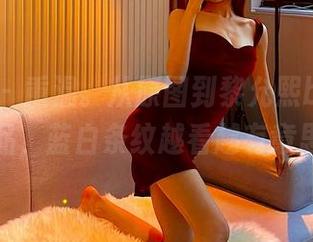 微密圈 – 重温。从原图到黎允熙baby的作品，蓝白条纹越看越有意思。